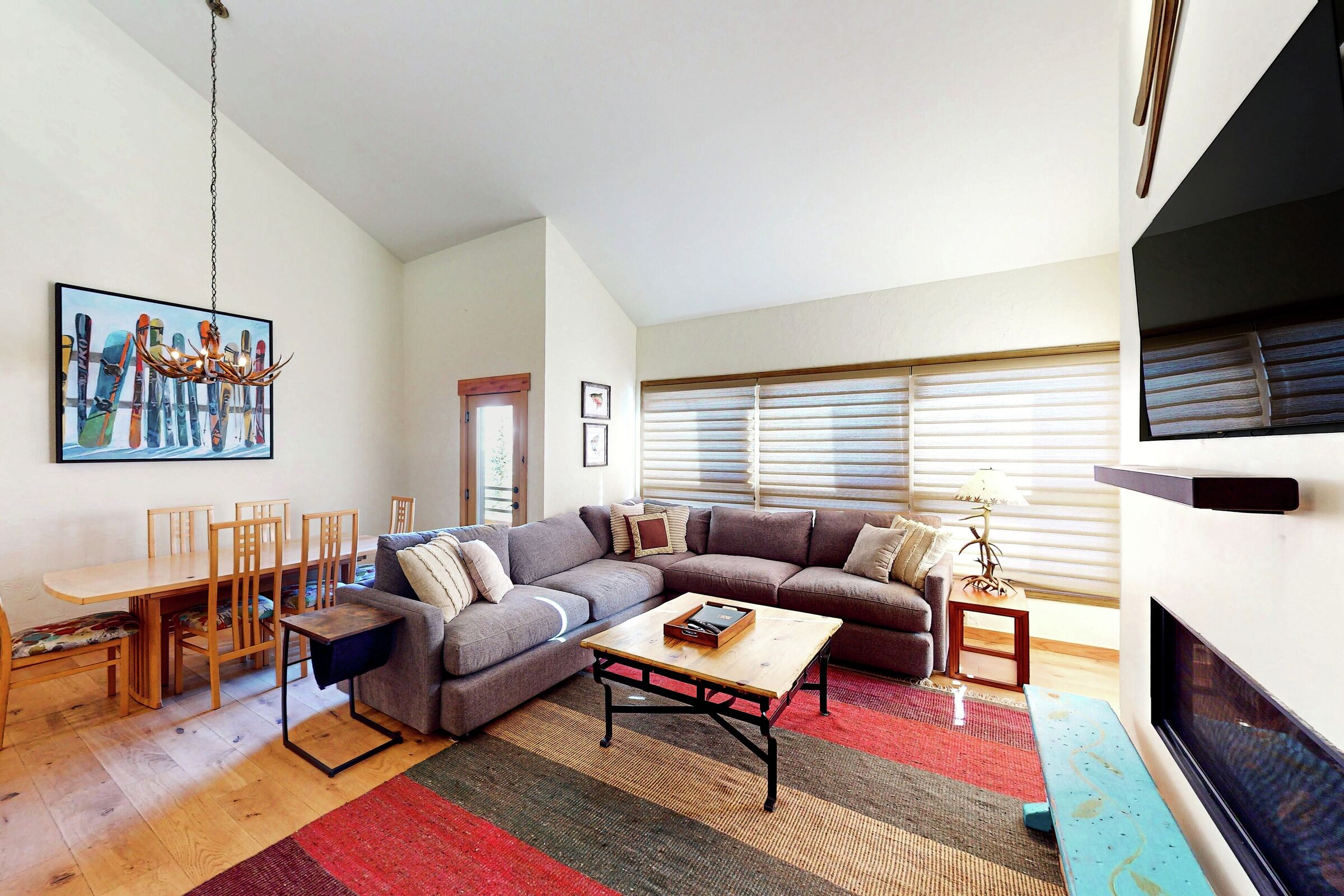 #206 - Living Area & Dining Area