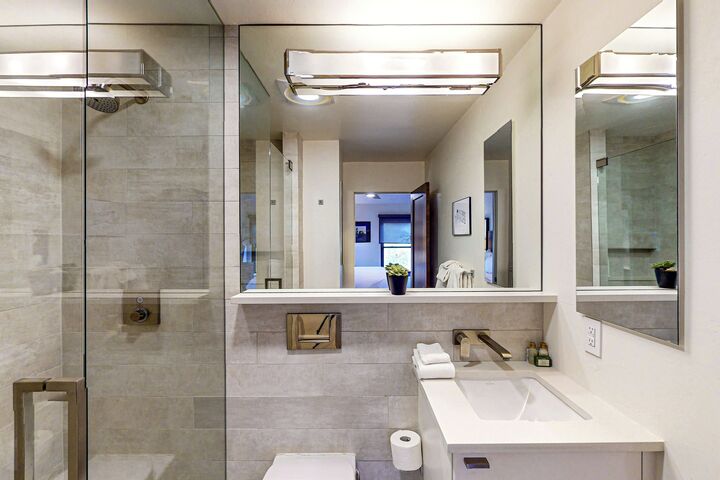 #304 - Master Ensuite Bathroom