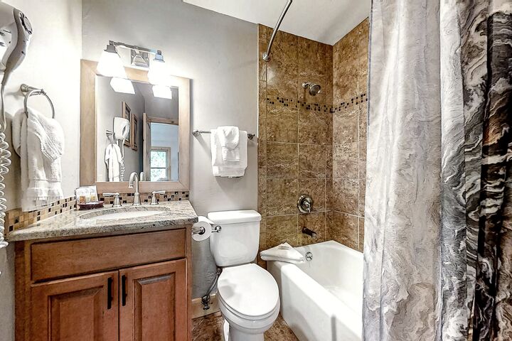 #309 - Master Ensuite Bathroom