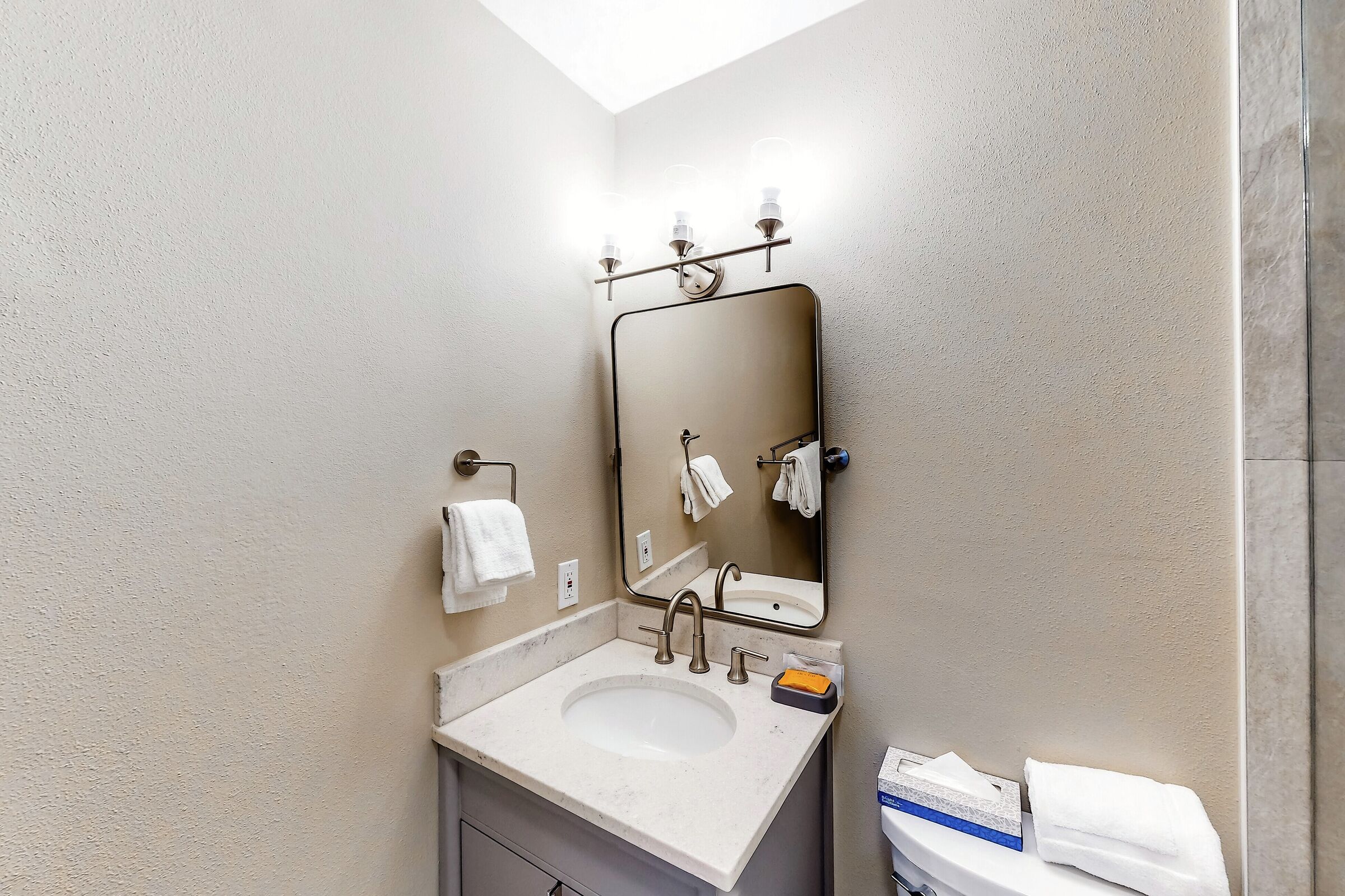 #209 - Master Ensuite Bathroom