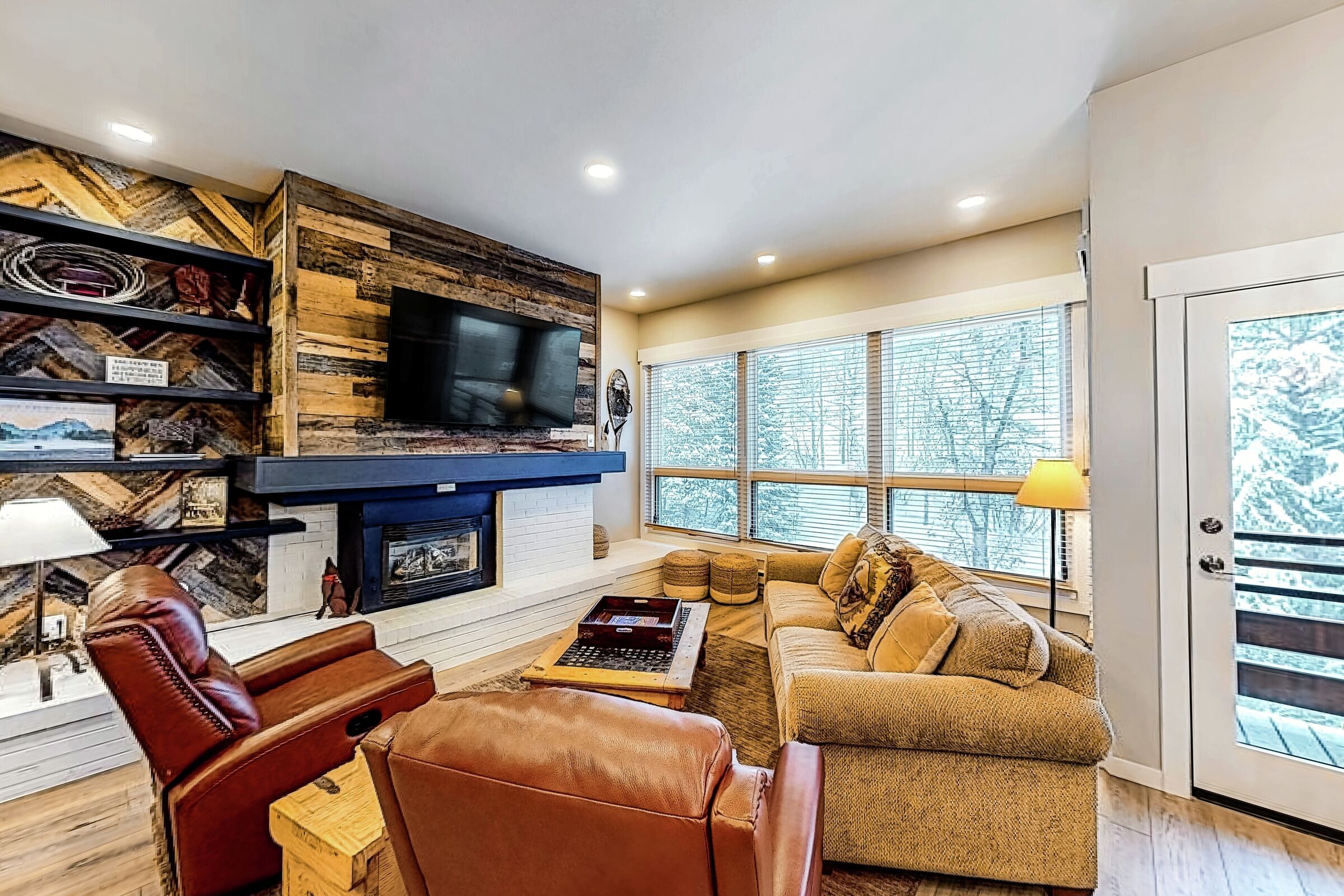 #209 - Living Area