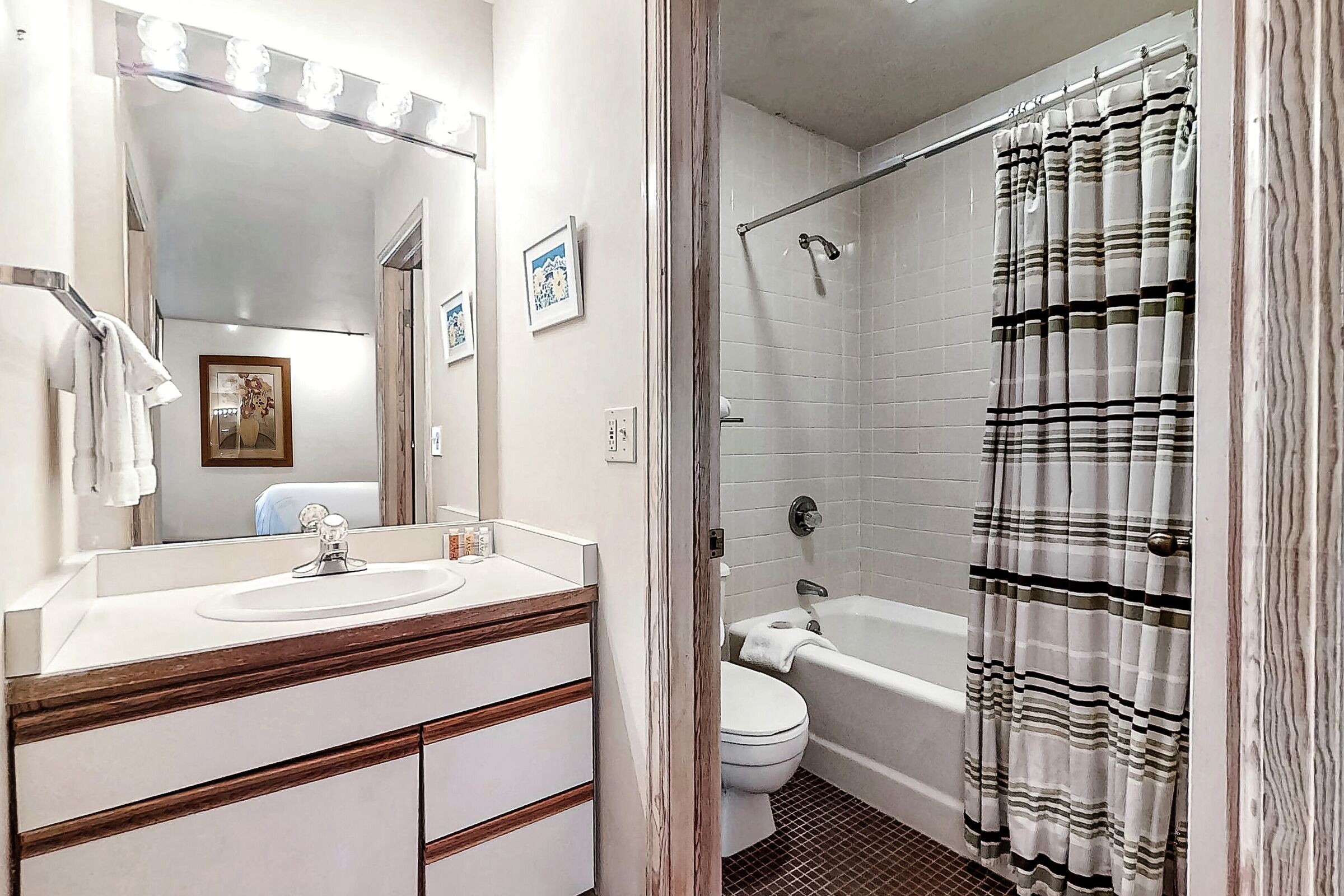 #208 - Ensuite Bathroom