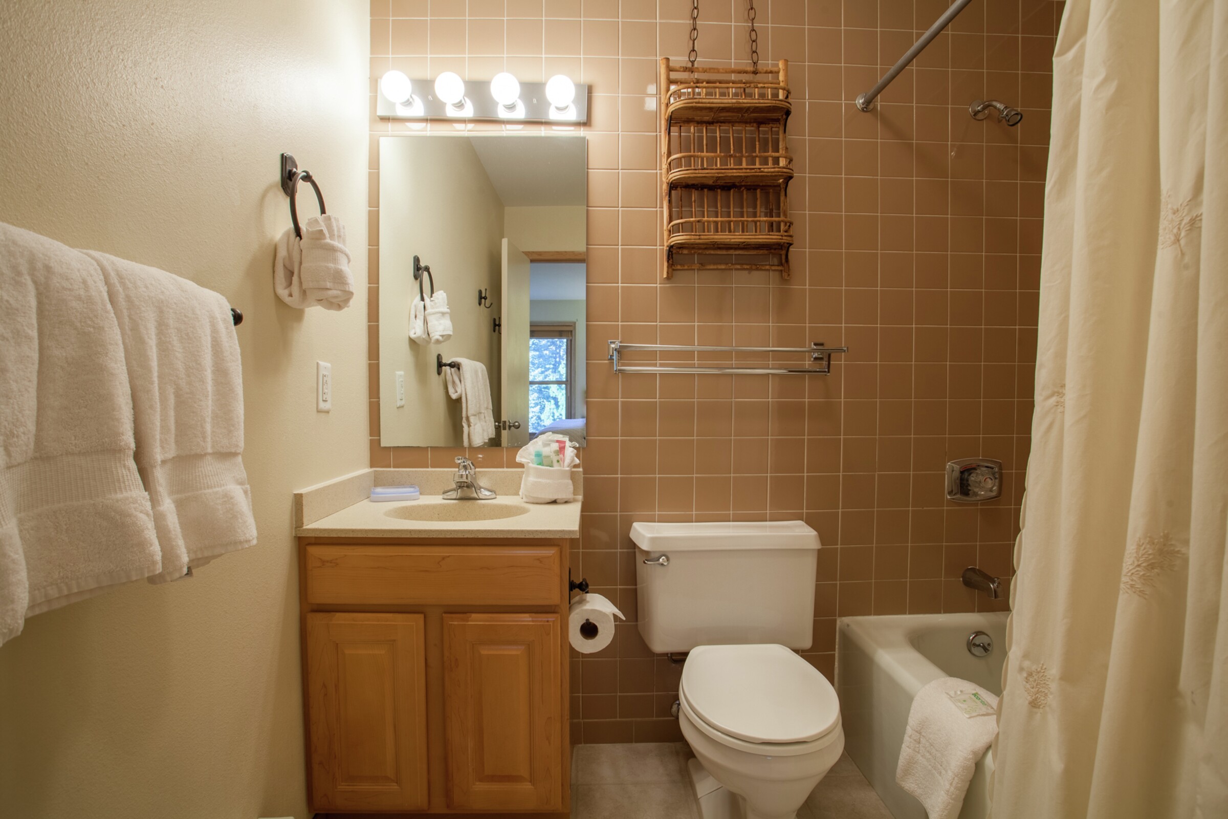 #203 - Master Ensuite Bathroom