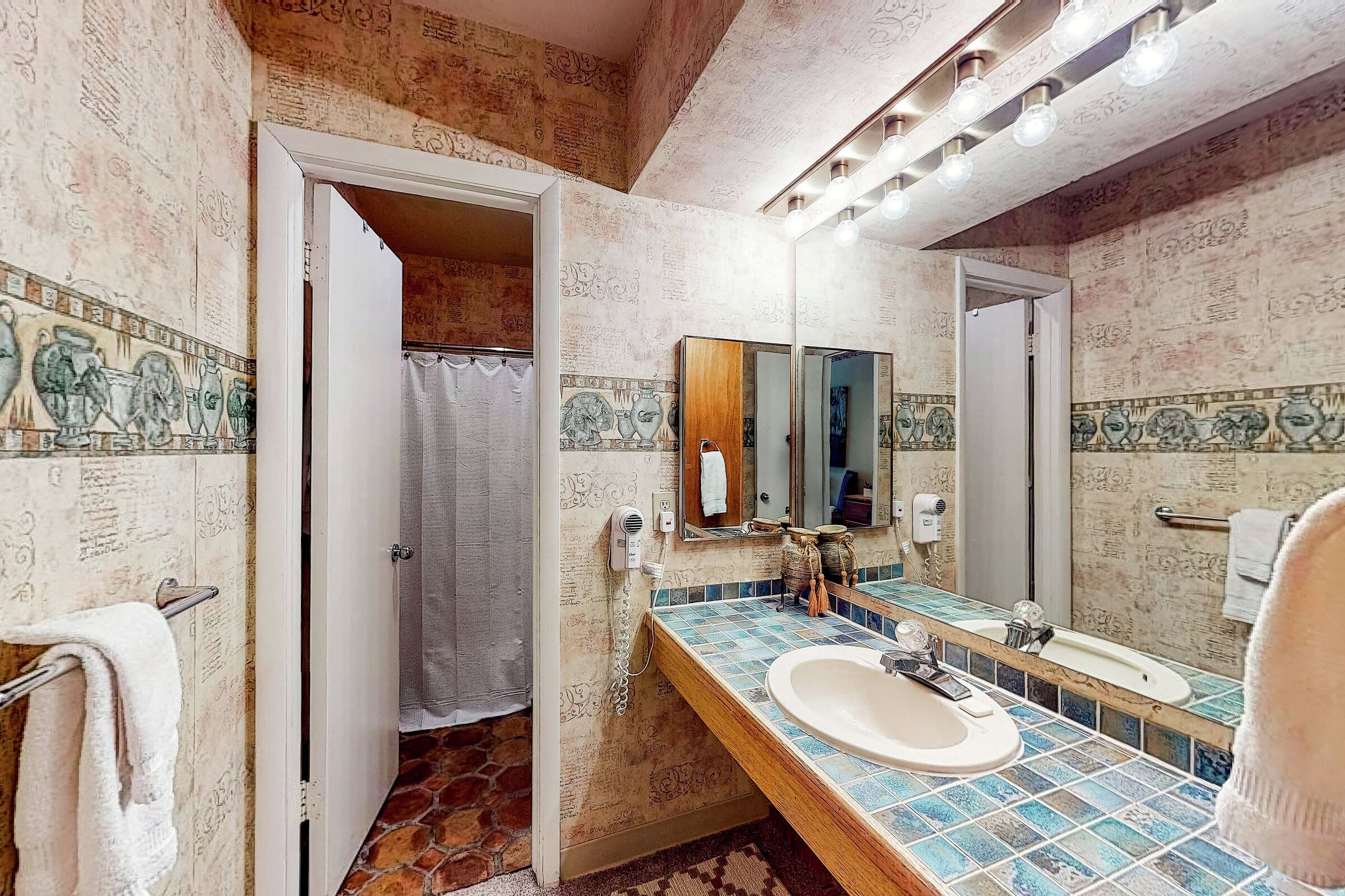 #13 - Master Ensuite Bathroom