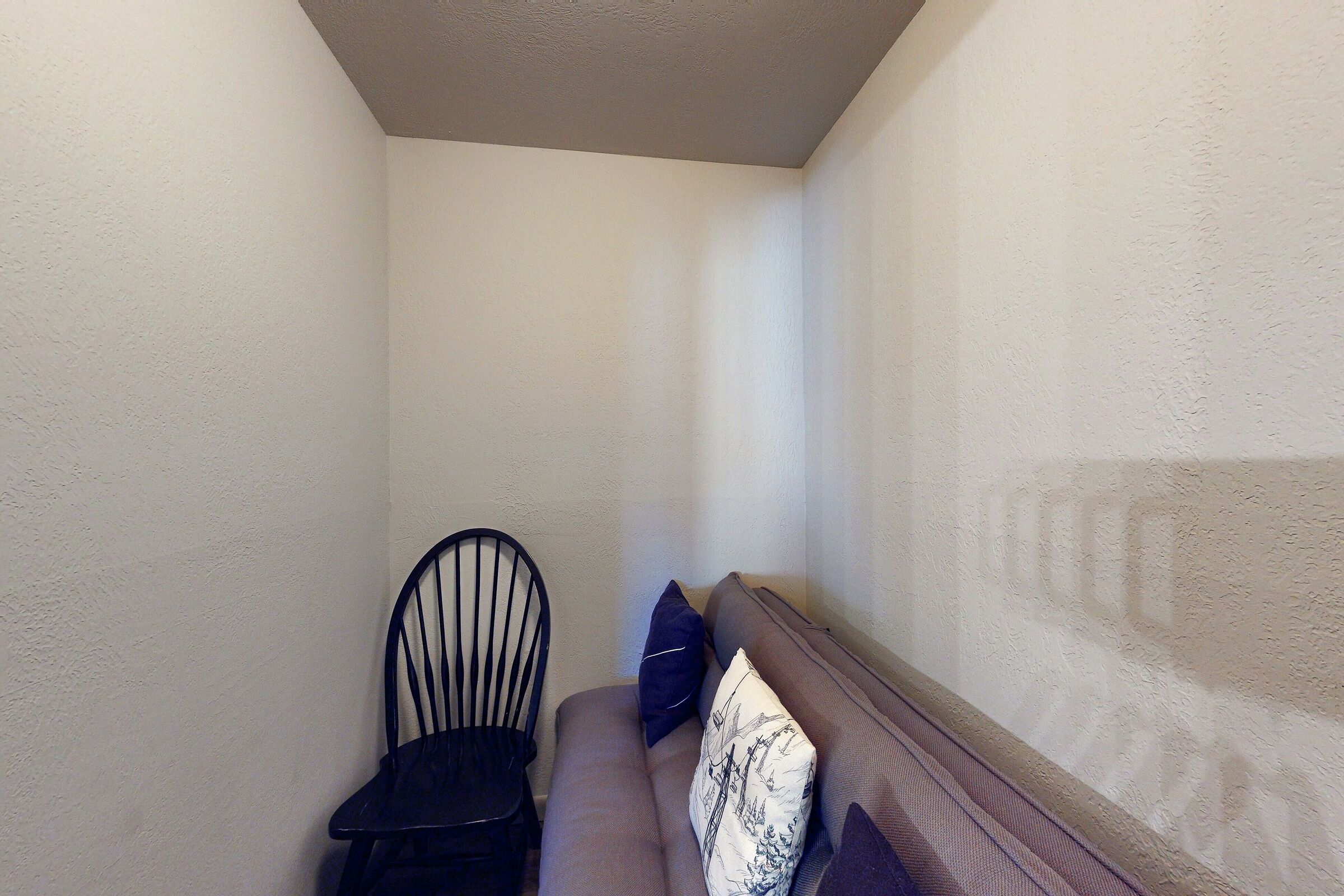 #4 - Den with Futon