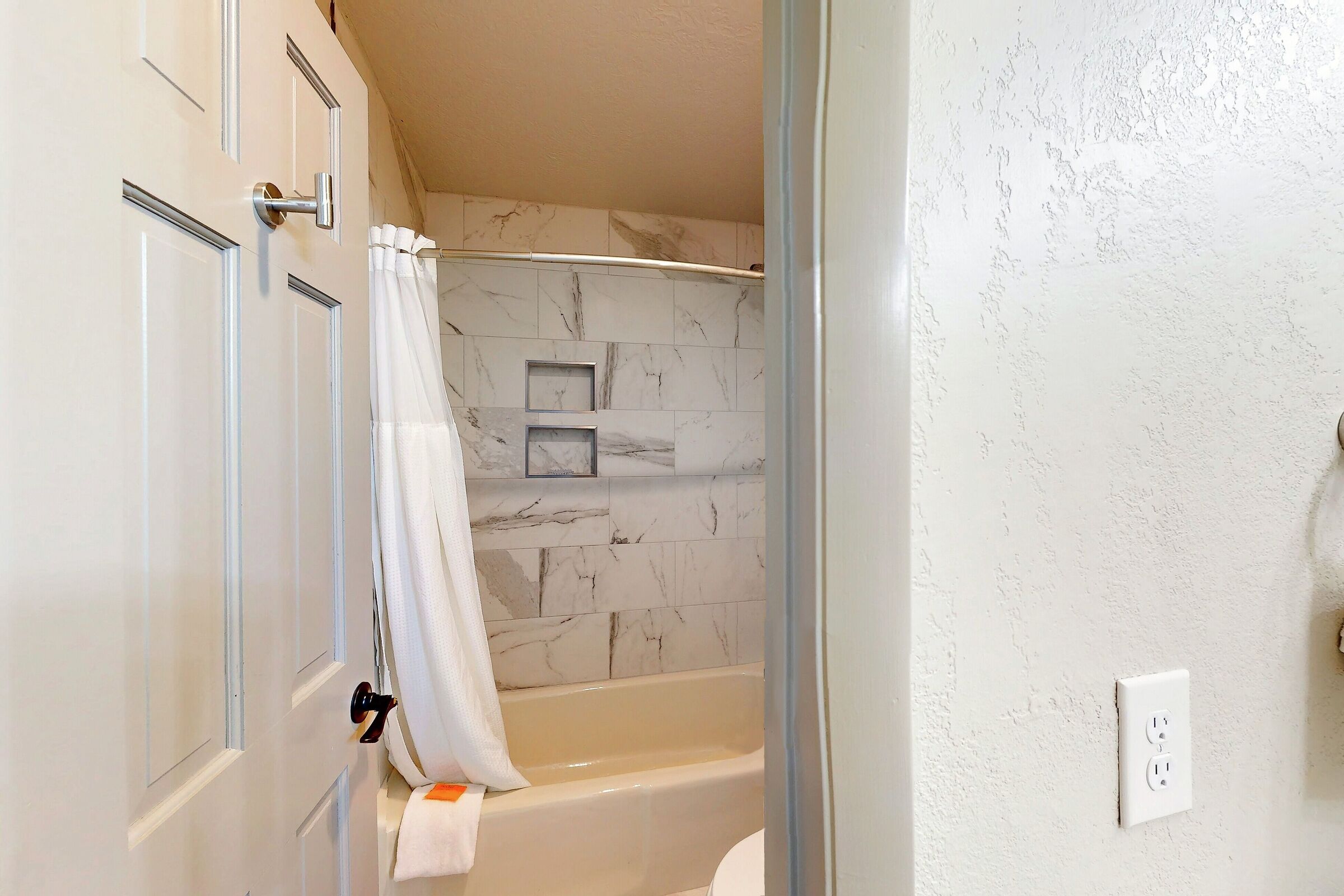 #4 - Second Master Ensuite Bathroom