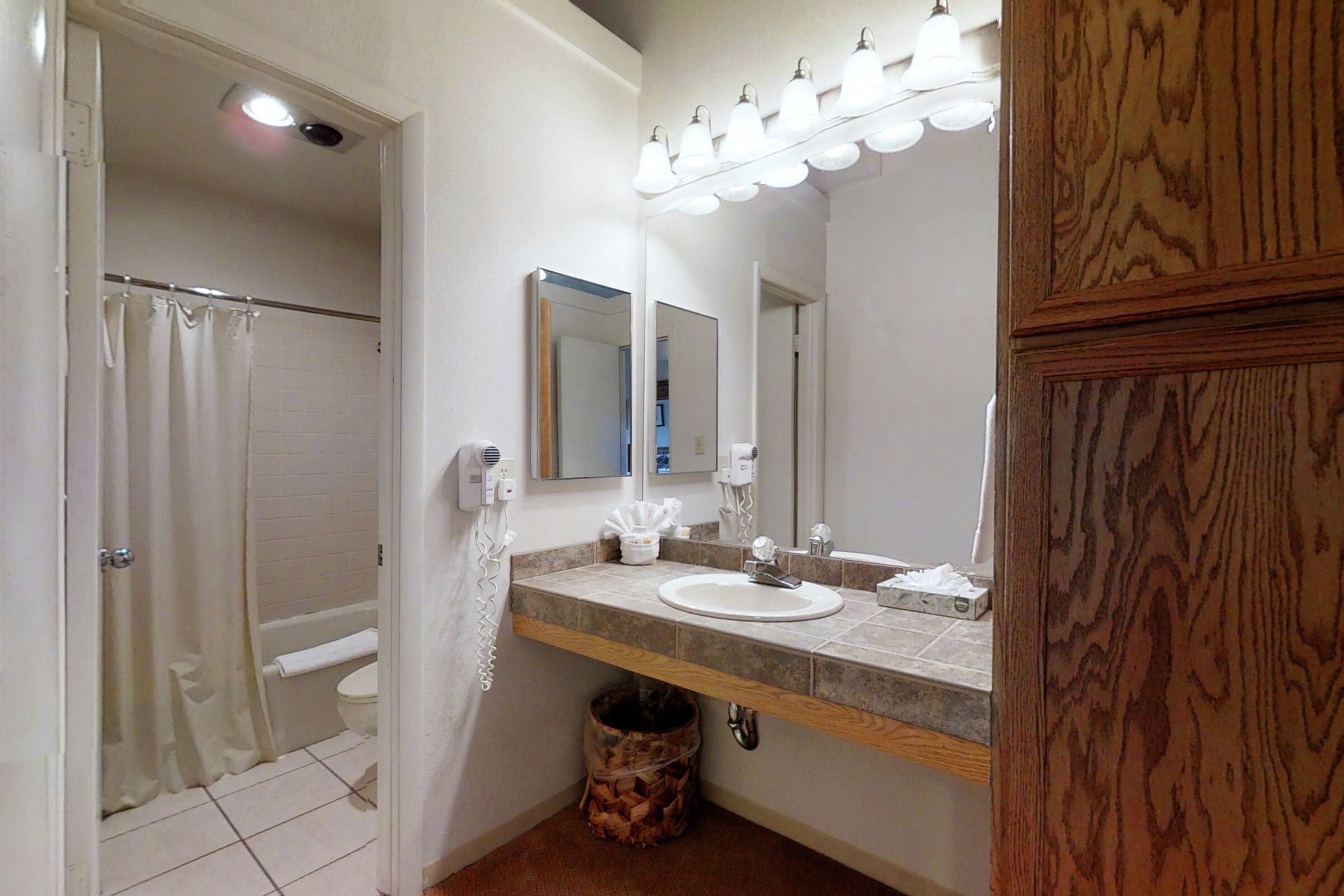 #22 - Master Ensuite Bathroom