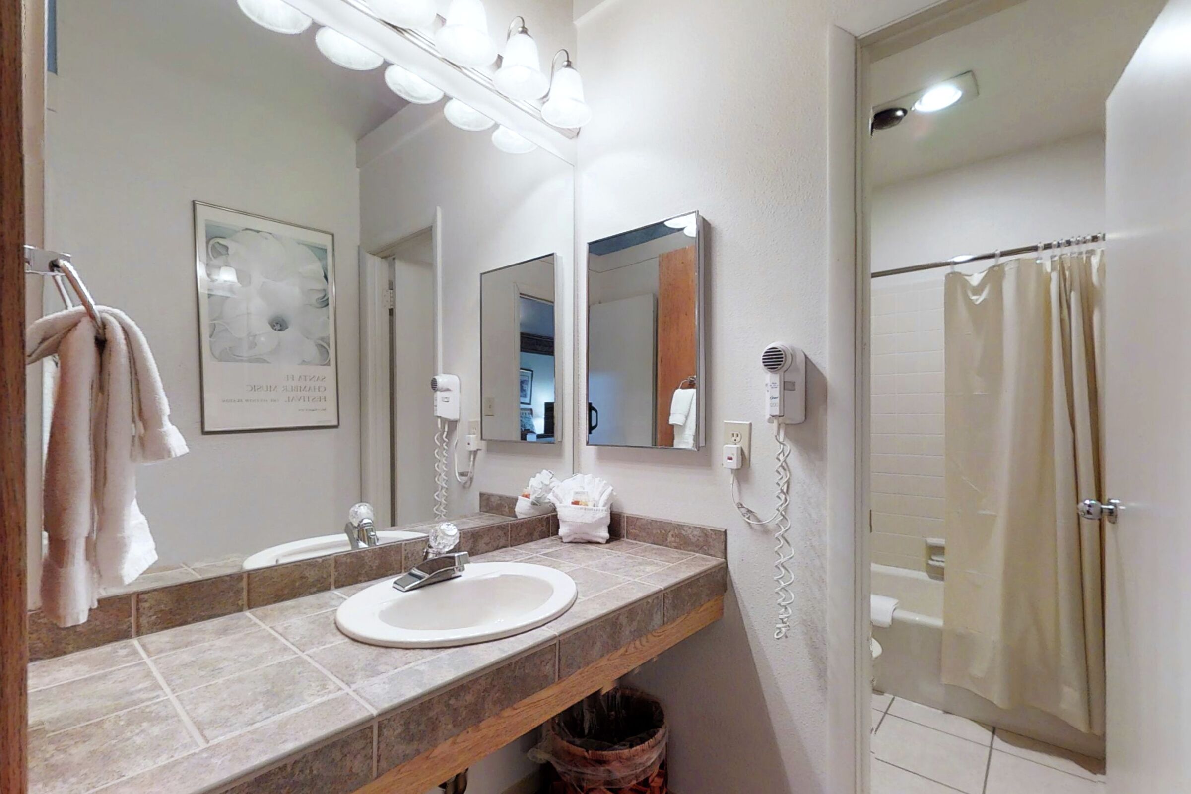 #22 - Ensuite Bathroom