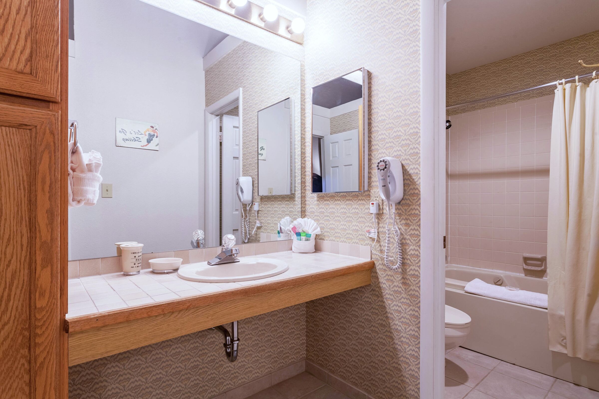 #12 - Ensuite Bathroom