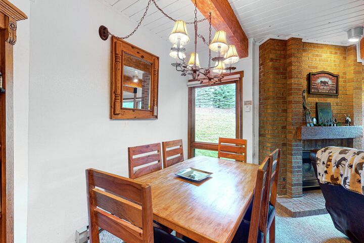 #B106 - Dining Area