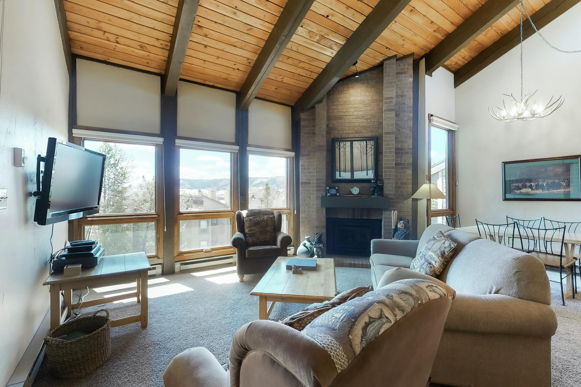 #C303 - Living Room