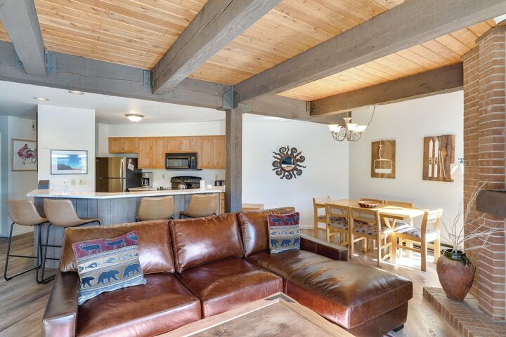 #F103 - Living Area