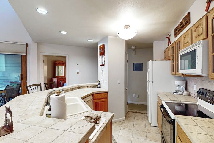 #F303 - Kitchen
