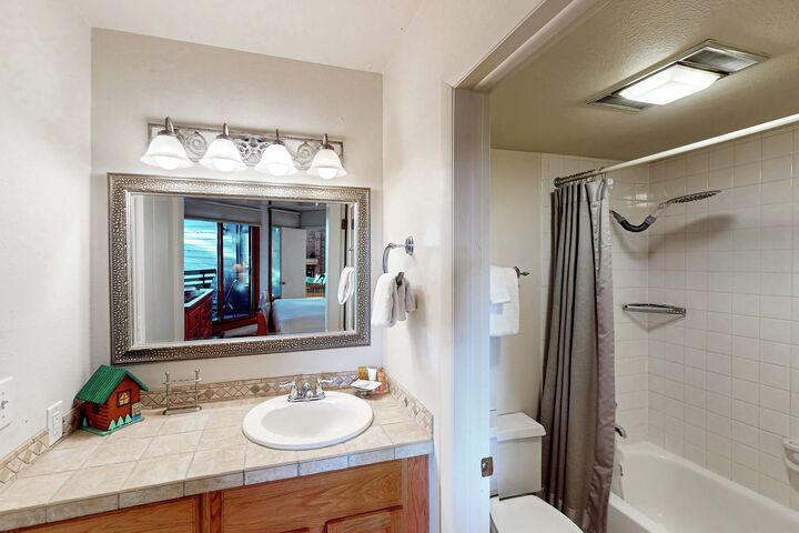 #F303 - Master Ensuite Bathroom
