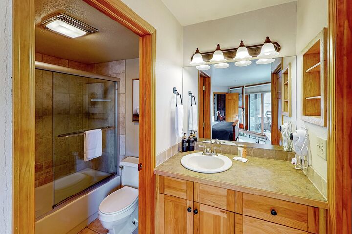 #E201 - Master Ensuite Bathroom