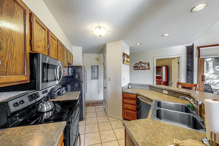 #C305 - Kitchen