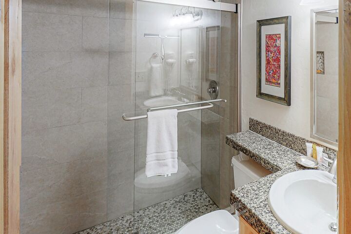 #E103 - Ensuite Bathroom