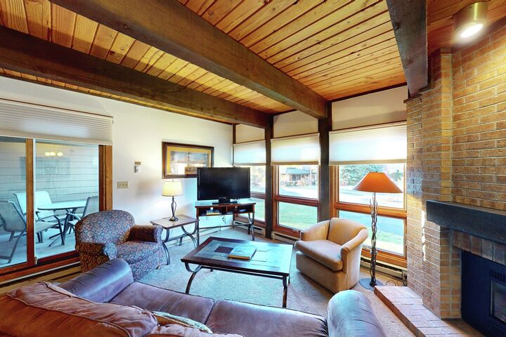 #E102 - Living Area