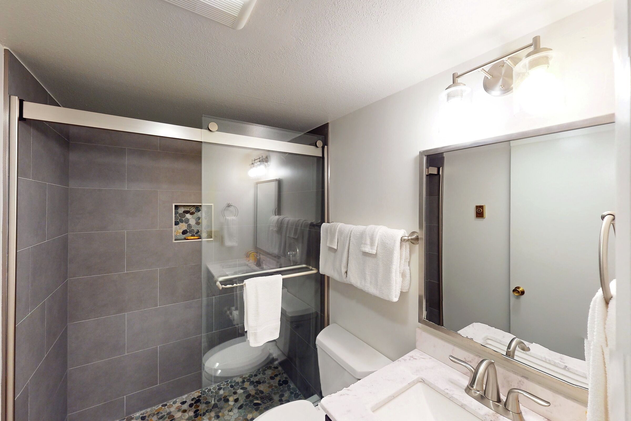 #E102 - Ensuite Bathroom