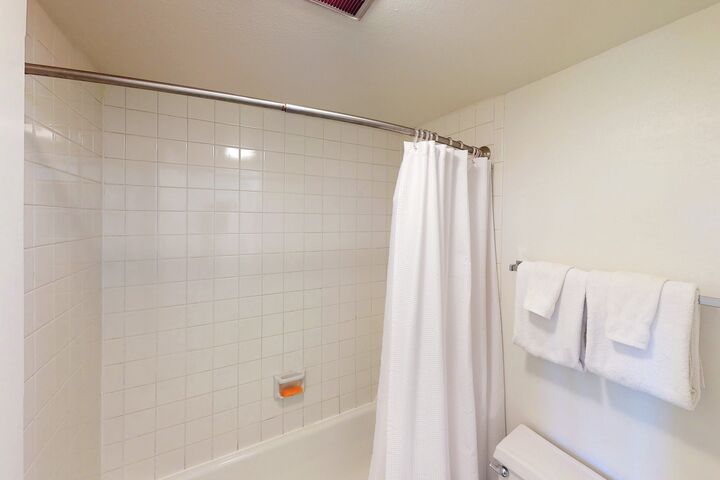 #E102 - Master Ensuite Bathroom