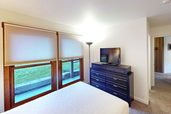 #E102 - Bedroom