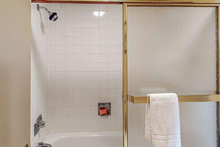 #A201 - Master Ensuite Bathroom