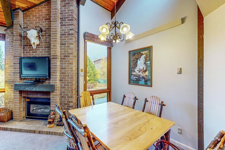 #A302 - Dining Area