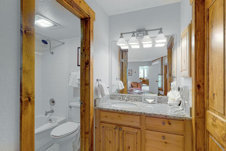 #A305 - Master Ensuite Bathroom