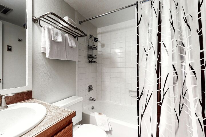 #B308 - Ensuite Bathroom