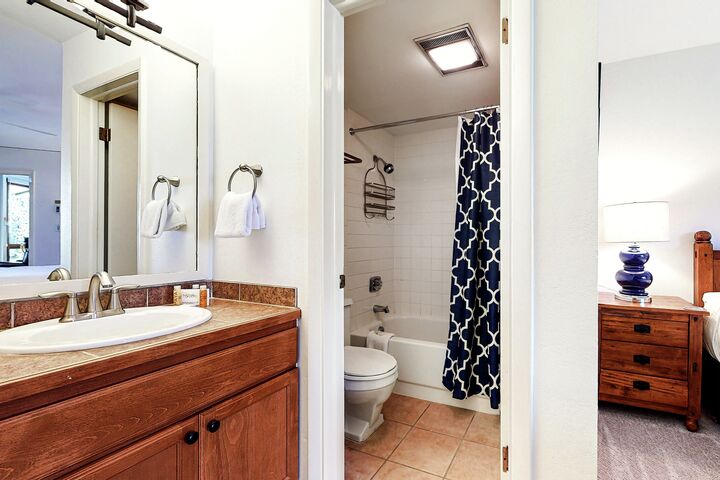 #B308 - Master Ensuite Bathroom