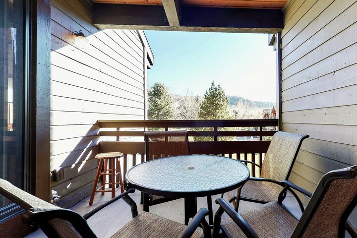 #B308 - Balcony