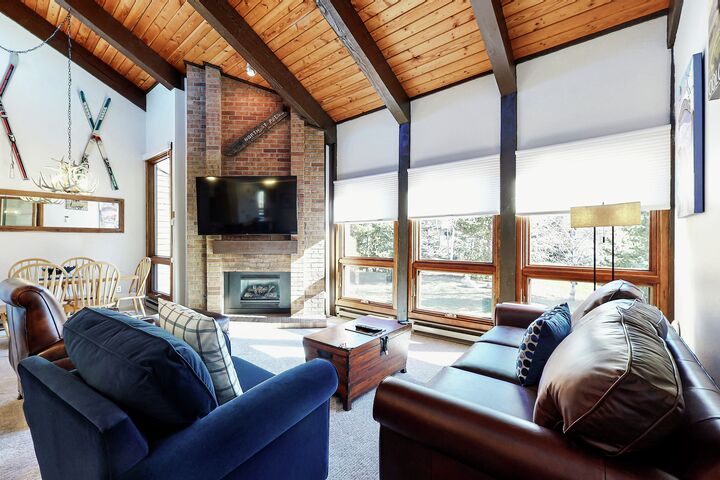 #B308 - Living Area