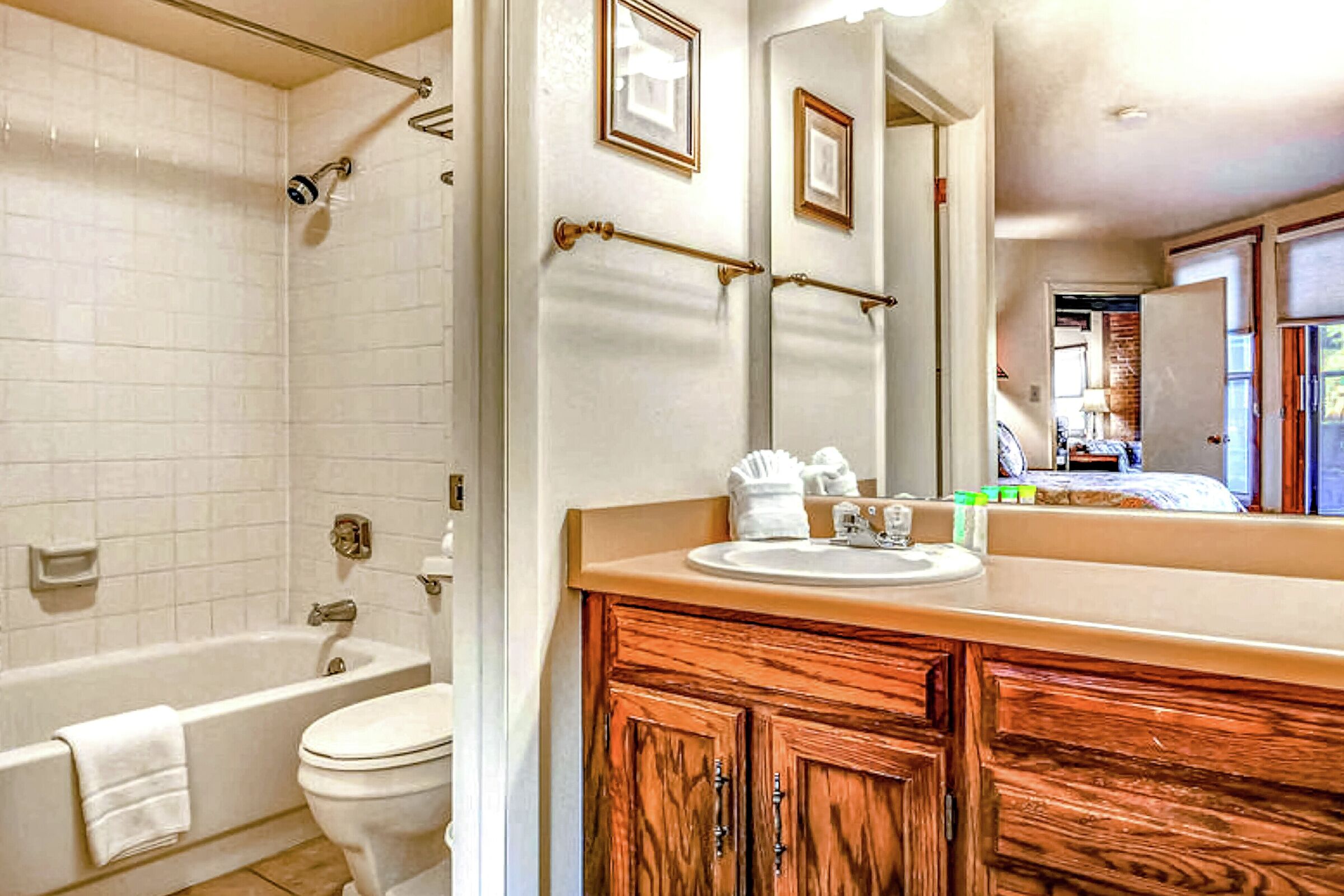 #C104 - Master Ensuite Bathroom