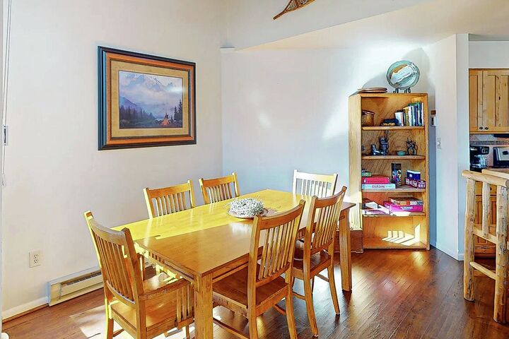 #C302 - Dining Area