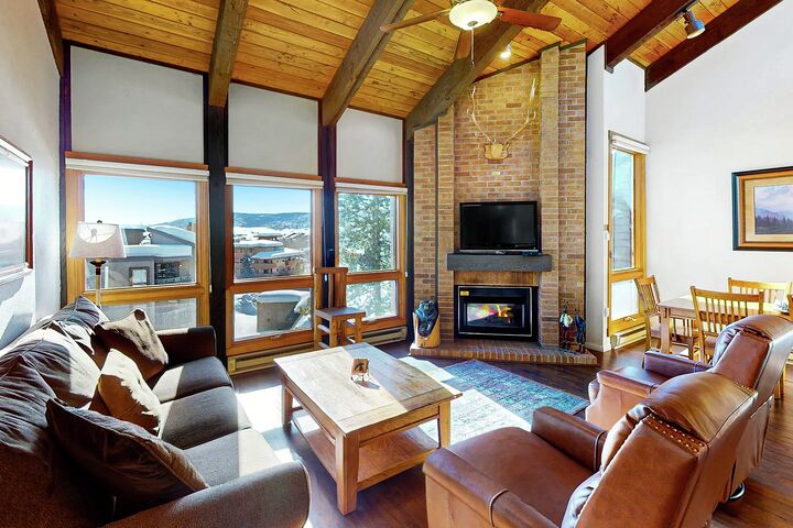 #C302 - Living Area