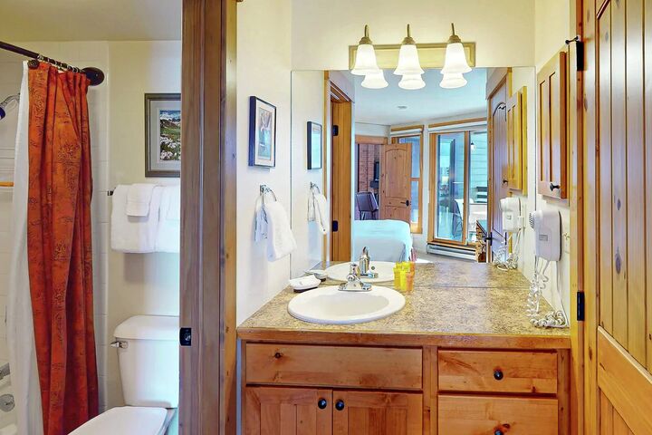 #C302 - Master Ensuite Bathroom
