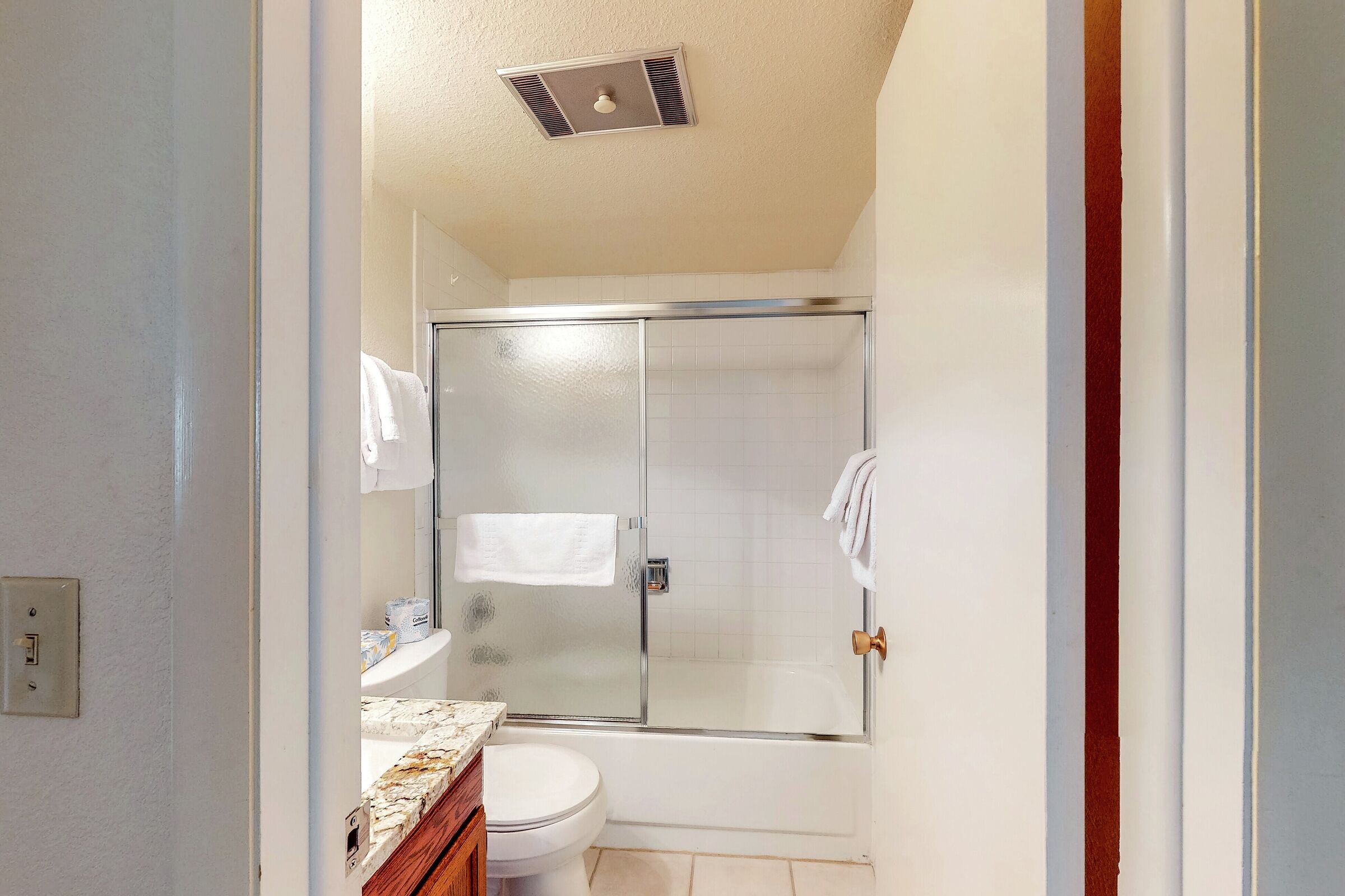 #D103 - Ensuite Bathroom