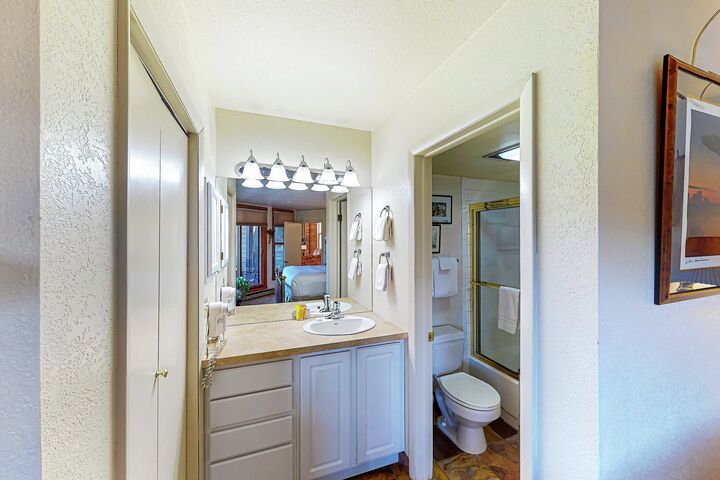 #D304 - Master Ensuite Bathroom