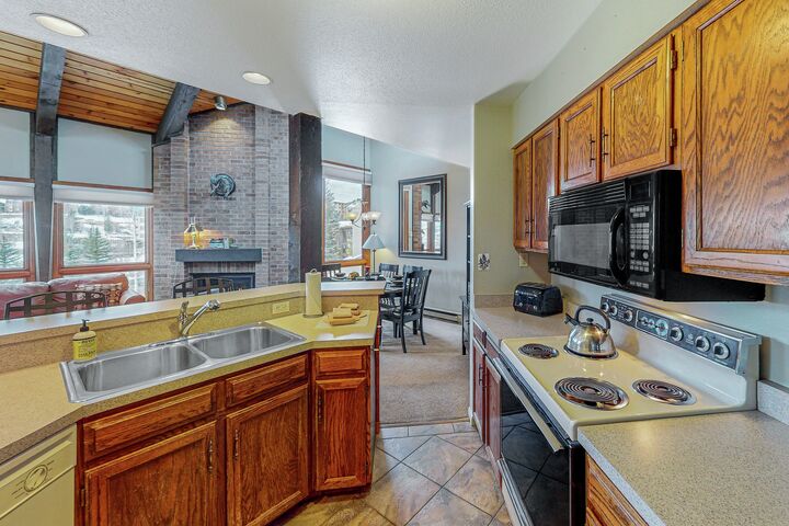 #E304 - Kitchen