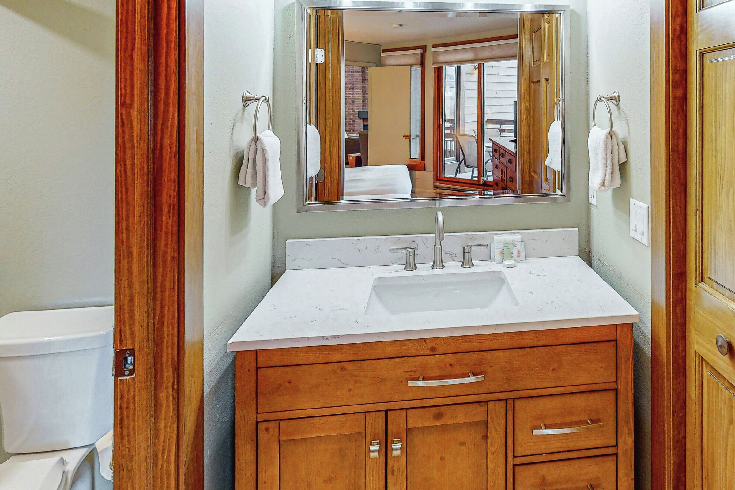 #E304 - Master Ensuite Bathroom