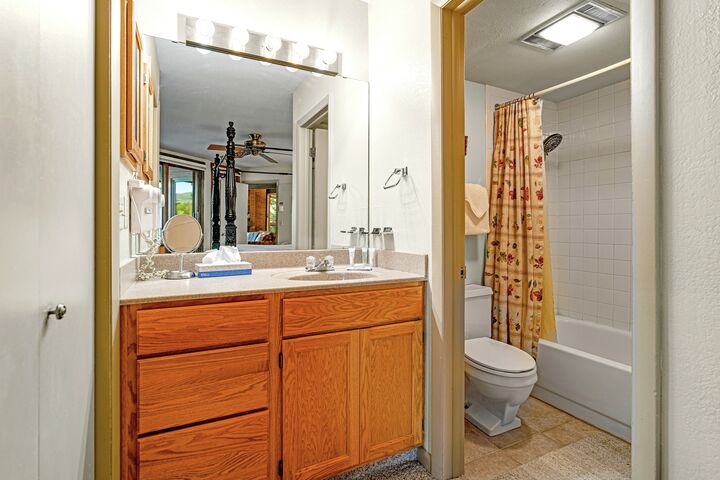 #F202 - Master Ensuite Bathroom