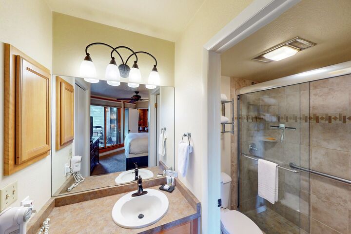 #F203 - Master Ensuite Bathroom
