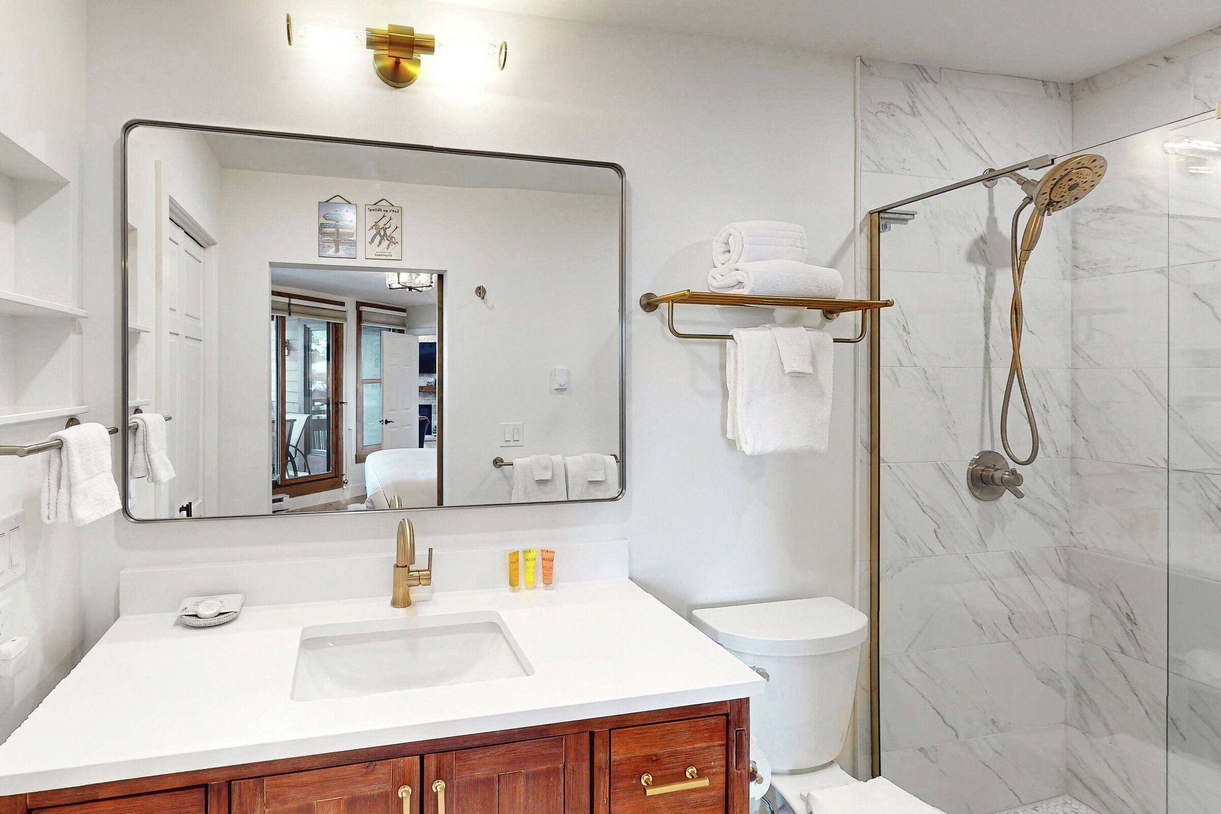 #F304 - Master Ensuite Bathroom