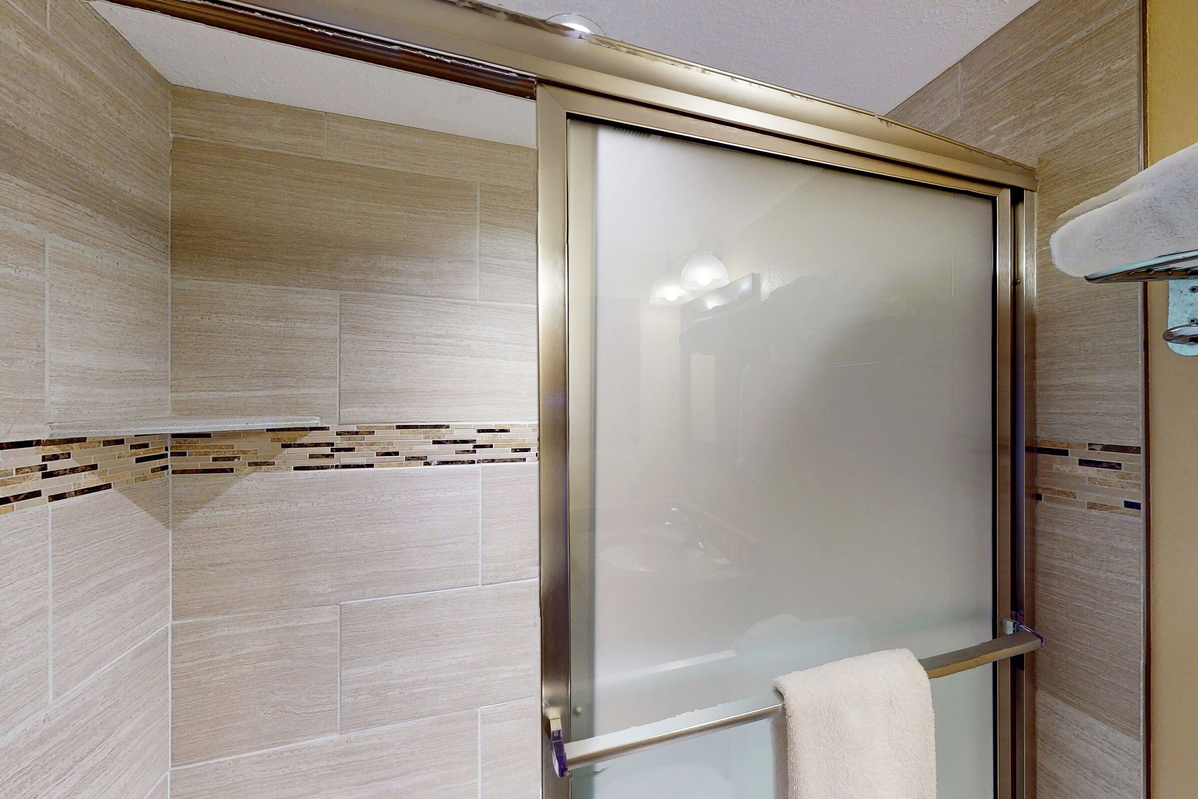 #A102 - Ensuite Bathroom