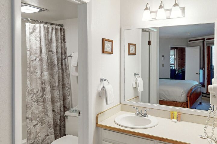 #A205 - Ensuite Bathroom