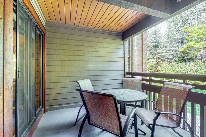 #B103 - Balcony