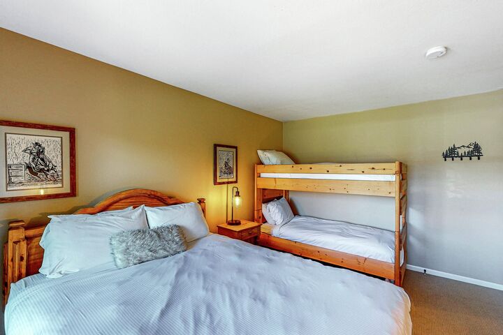 #B110 - Bedroom