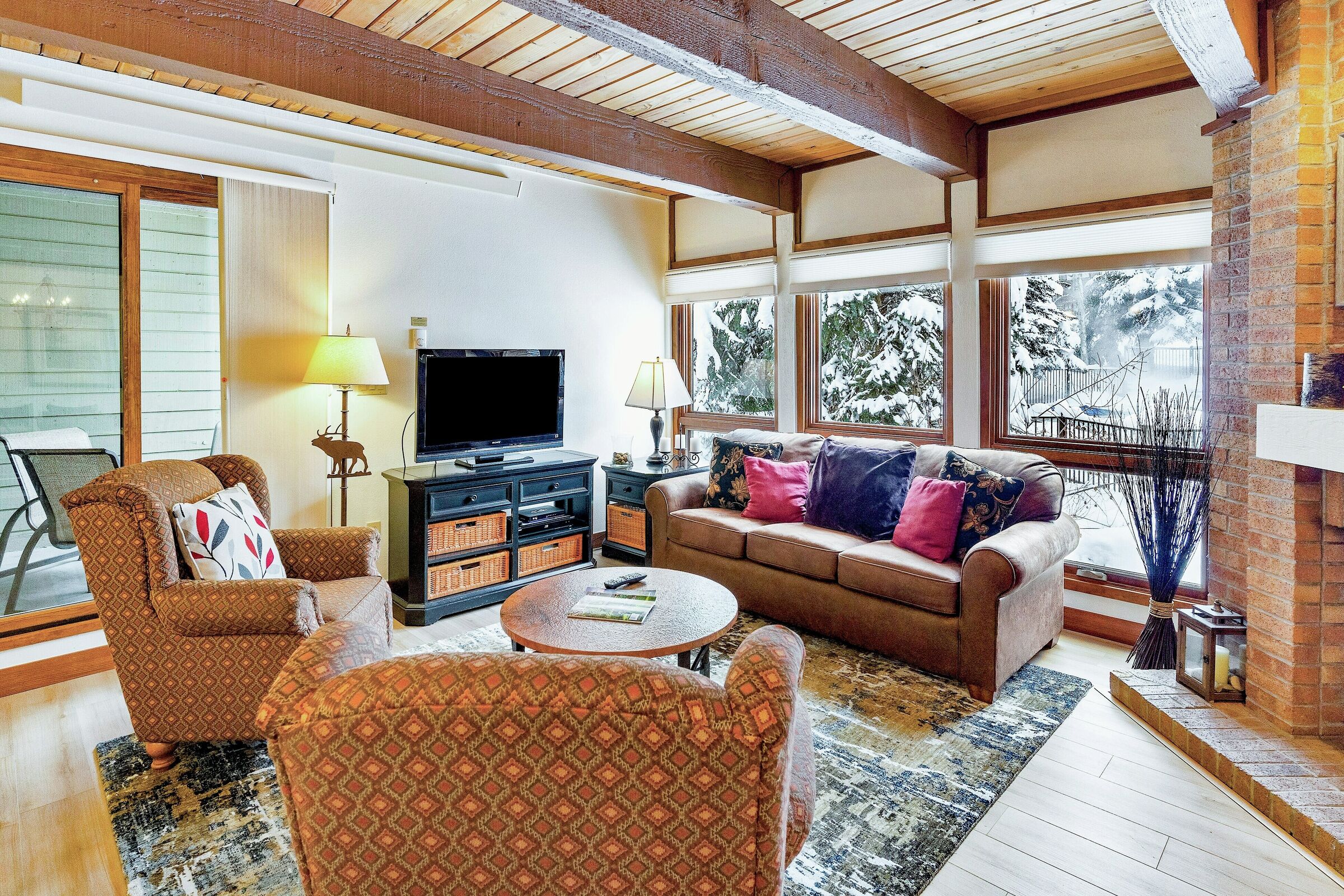 #B201 - Living Area