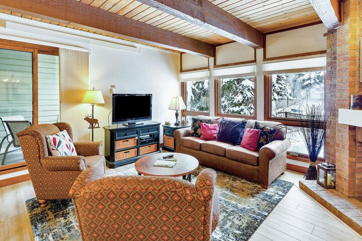 #B201 - Living Area