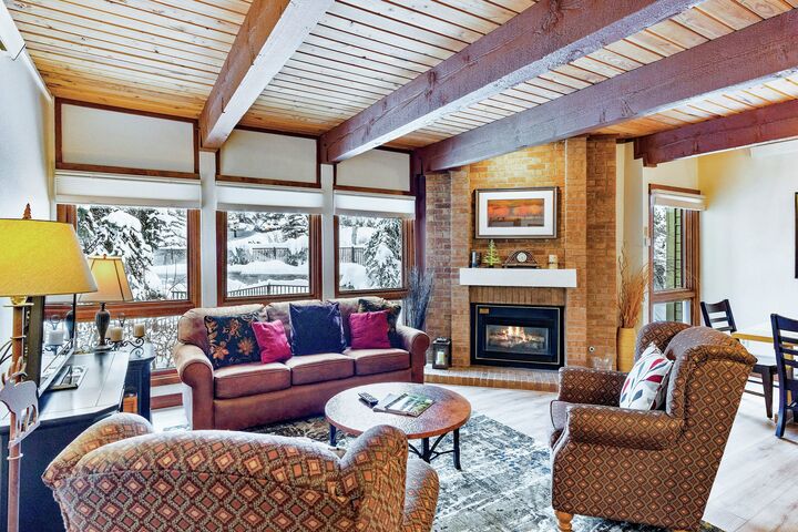 #B201 - Living Area